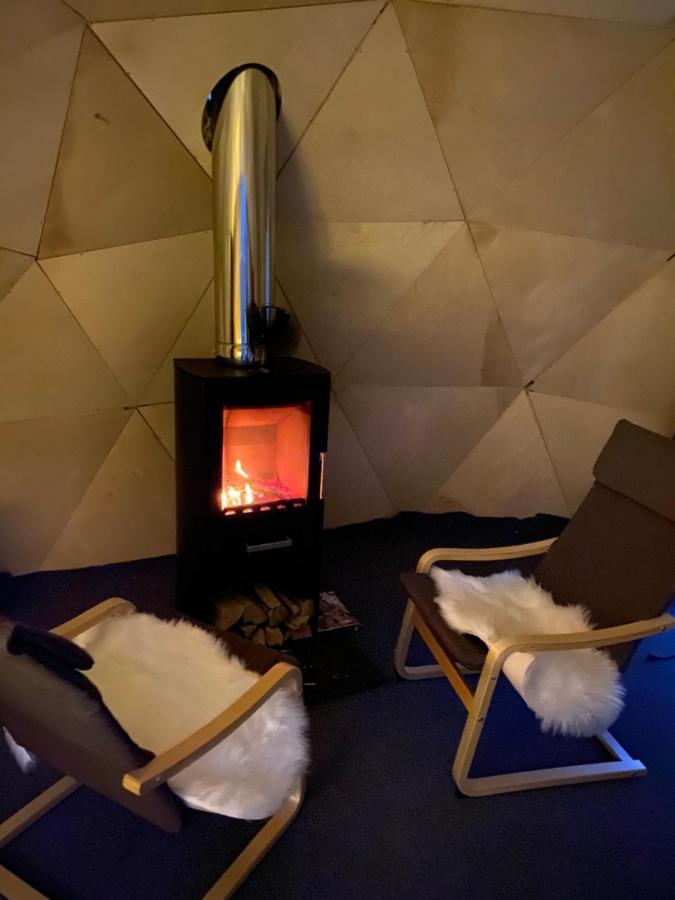 Aurora Igloo Fireplace-Heated Tents In A Secret Forest With Private Jacuzzi And Shared Sauna Bathroom And Dog Friendly Rovaniemi Eksteriør bilde