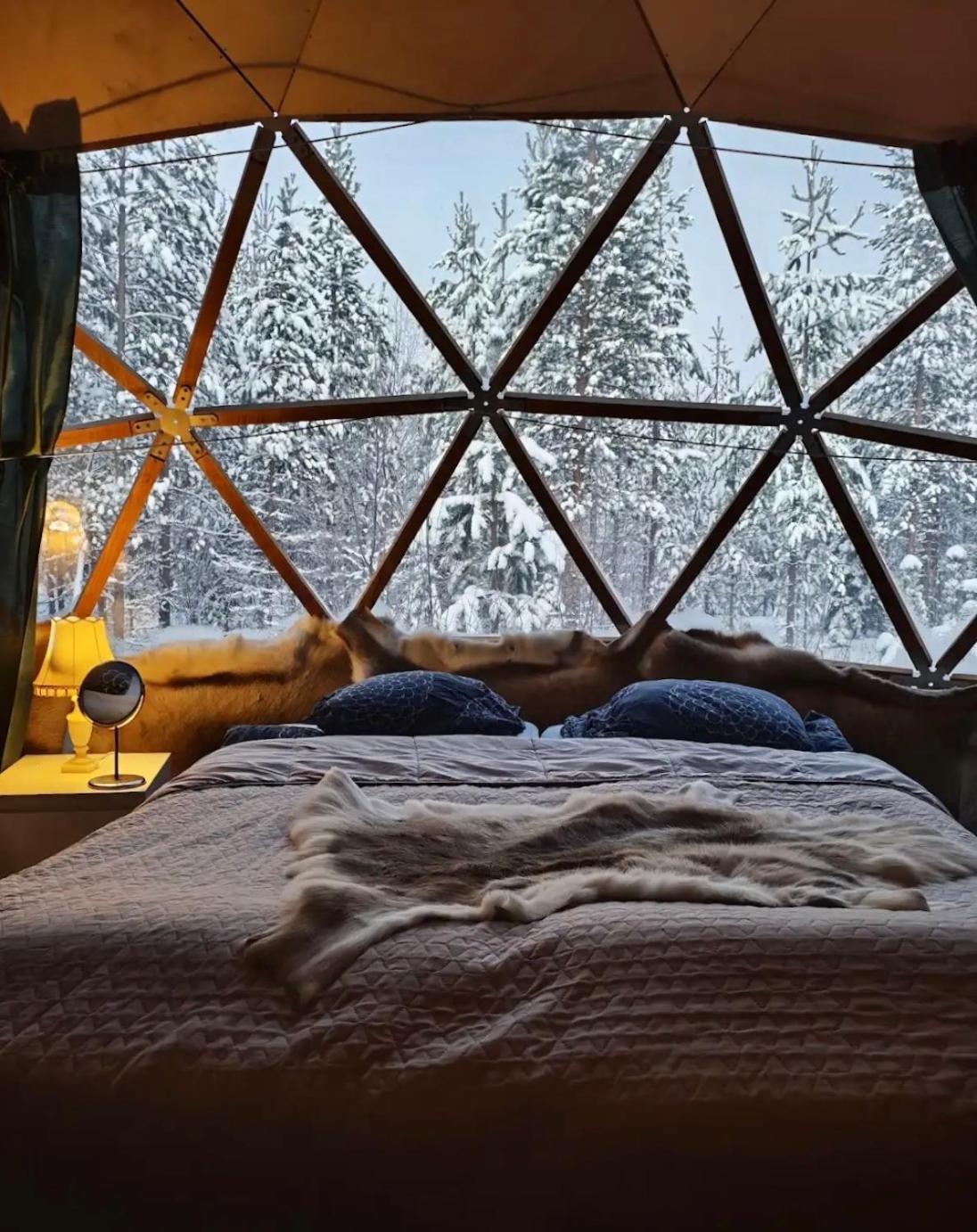 Aurora Igloo Fireplace-Heated Tents In A Secret Forest With Private Jacuzzi And Shared Sauna Bathroom And Dog Friendly Rovaniemi Eksteriør bilde