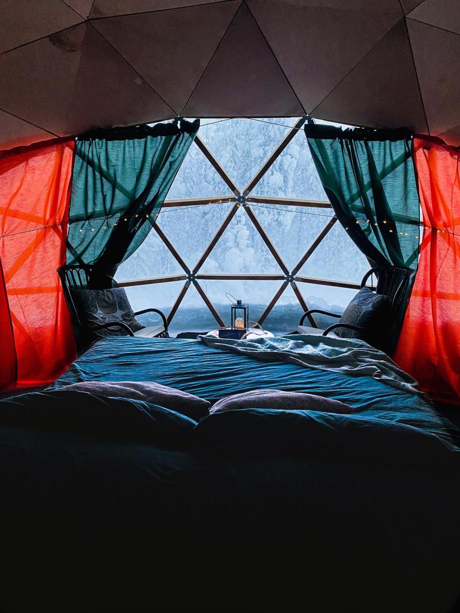 Aurora Igloo Fireplace-Heated Tents In A Secret Forest With Private Jacuzzi And Shared Sauna Bathroom And Dog Friendly Rovaniemi Eksteriør bilde