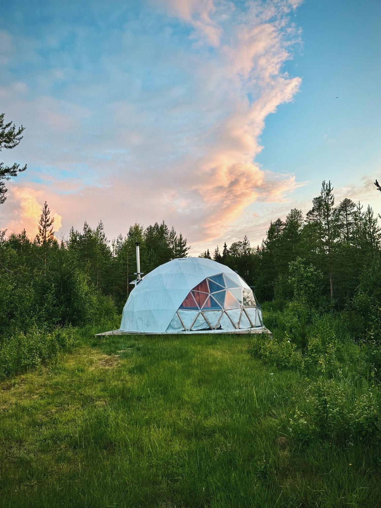Aurora Igloo Fireplace-Heated Tents In A Secret Forest With Private Jacuzzi And Shared Sauna Bathroom And Dog Friendly Rovaniemi Eksteriør bilde