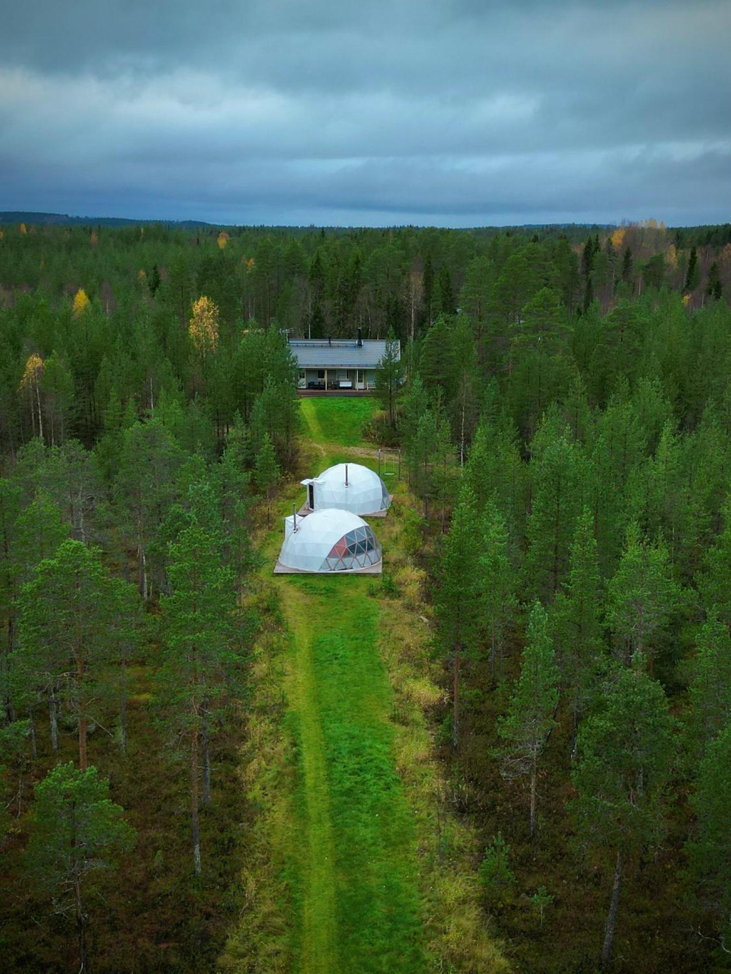 Aurora Igloo Fireplace-Heated Tents In A Secret Forest With Private Jacuzzi And Shared Sauna Bathroom And Dog Friendly Rovaniemi Eksteriør bilde