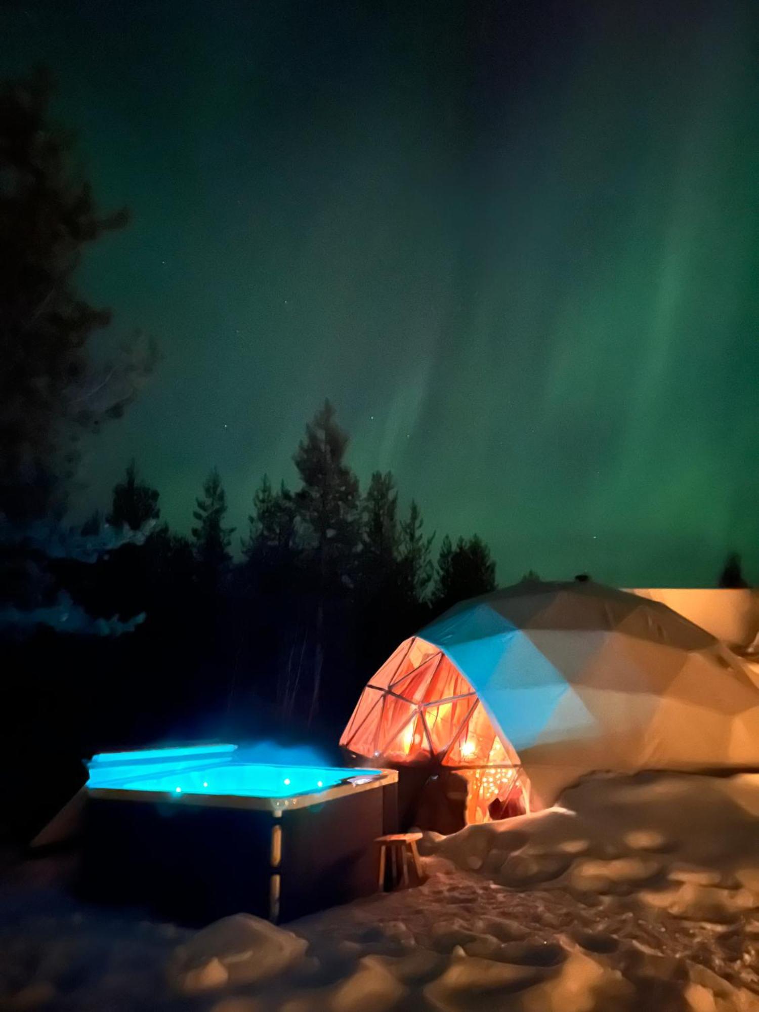 Aurora Igloo Fireplace-Heated Tents In A Secret Forest With Private Jacuzzi And Shared Sauna Bathroom And Dog Friendly Rovaniemi Eksteriør bilde